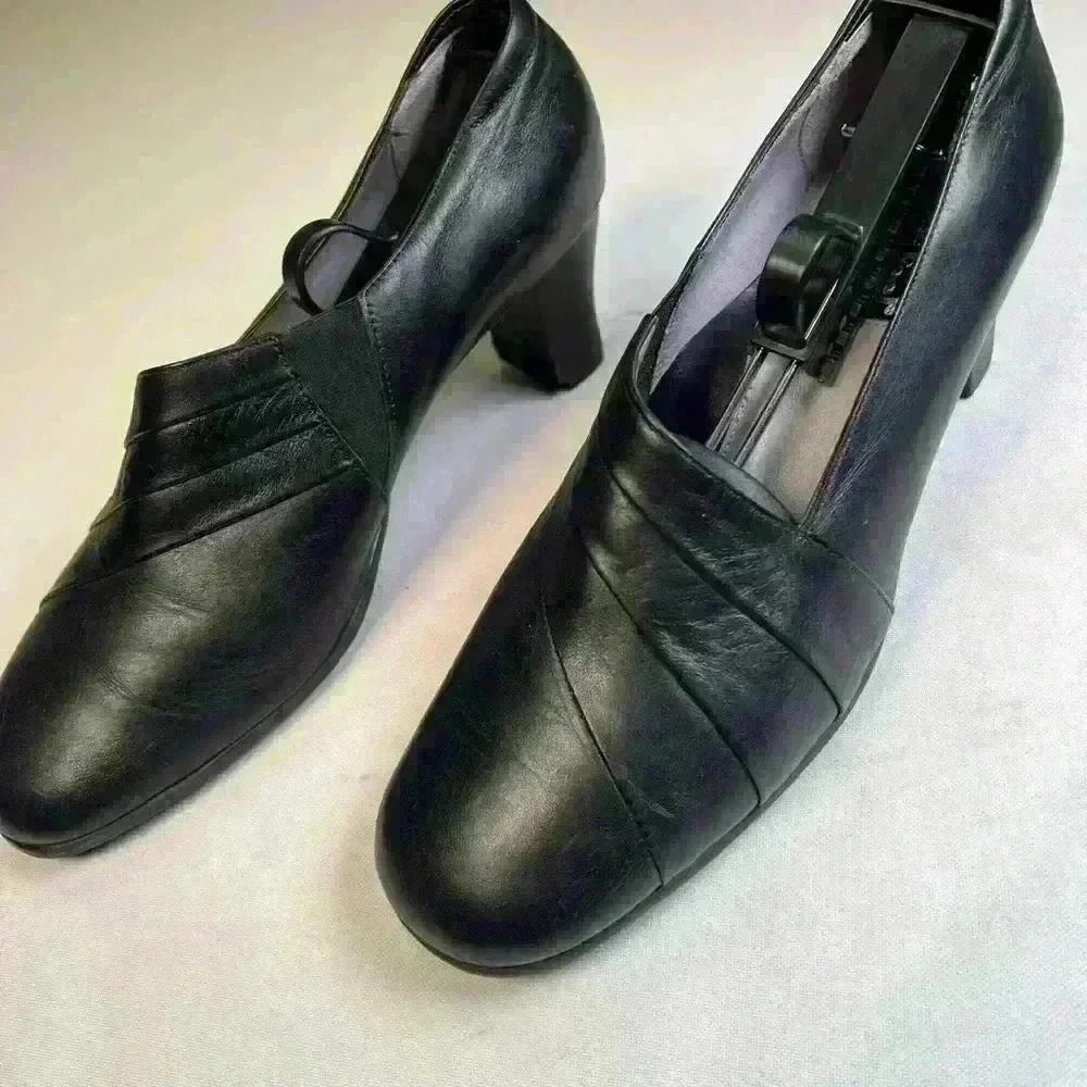 Beautifeel Shoes Womens 9 Pump Black Leather Pleated Block Heels lightly worn - Picture 4 of 13